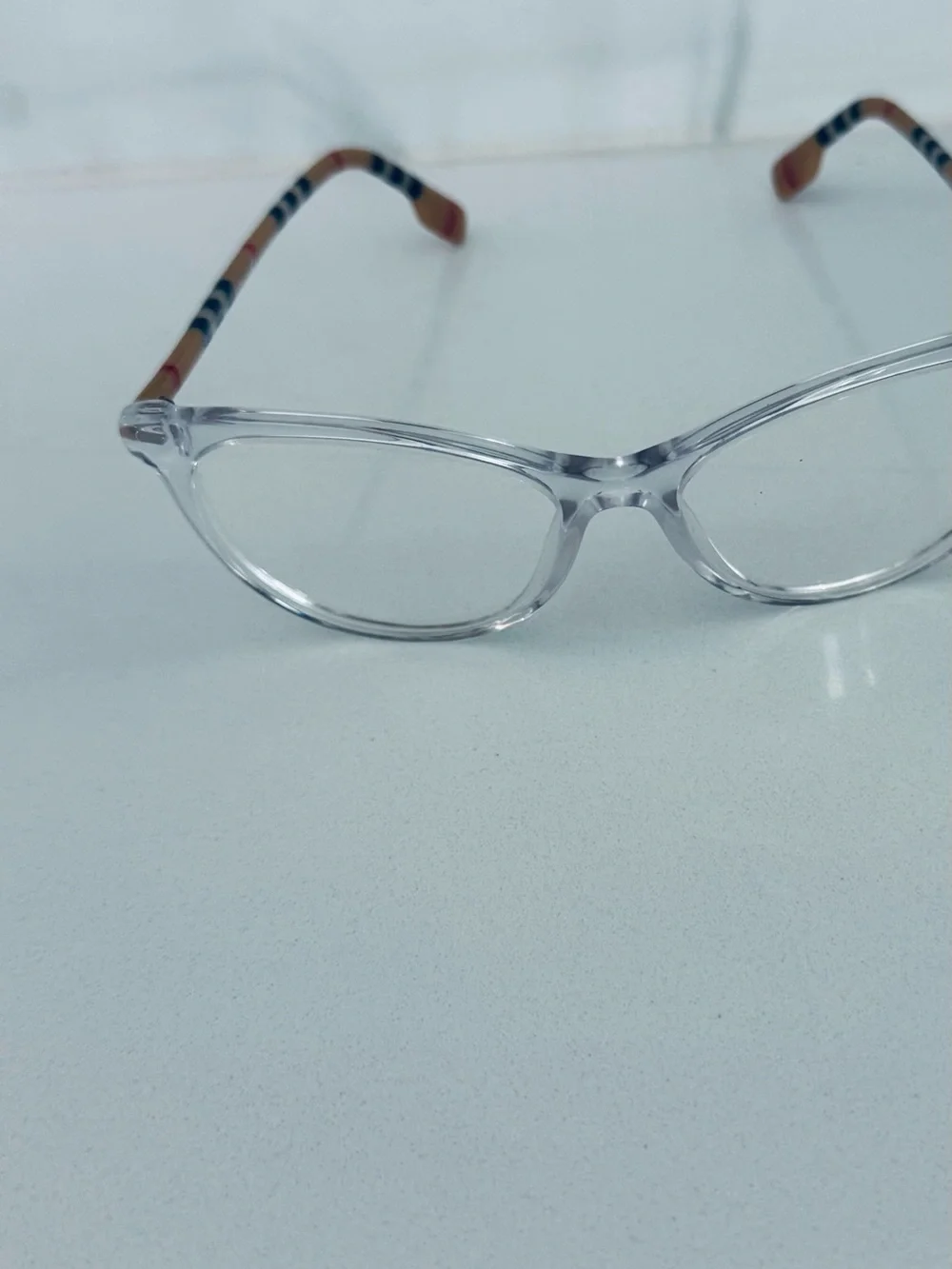 N/A stylish clear